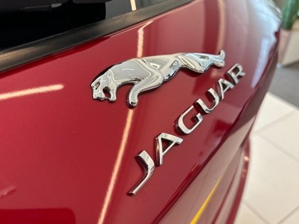 2016 (66) JAGUAR F-PACE 2.0d Portfolio 5dr Auto AWD