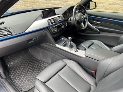 2017 (17) BMW 4 SERIES 420i xDrive M Sport 2dr [Professional Media]