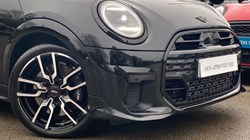 2024 (74) MINI COOPER 2.0 S Sport 3dr Auto 4891620