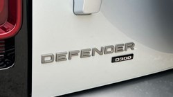 2022 (22) LAND ROVER DEFENDER 3.0 D300 X-Dynamic HSE 110 5dr Auto 3203861