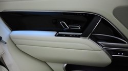 2024 (24) LAND ROVER RANGE ROVER 3.0 D300 SE 4dr Auto 4856118