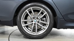 2019 (19) BMW 5 SERIES 520d M Sport 4dr Auto 3277515