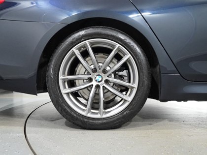 2019 (19) BMW 5 SERIES 520d M Sport 4dr Auto