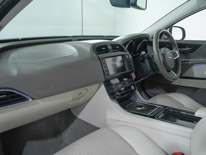 2017 (17) JAGUAR XE 2.0 Ingenium Portfolio 4dr Auto