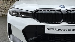 2024 (24) BMW 3 SERIES 330e M Sport 4dr Saloon [Tech/Pro Pack] 3012126