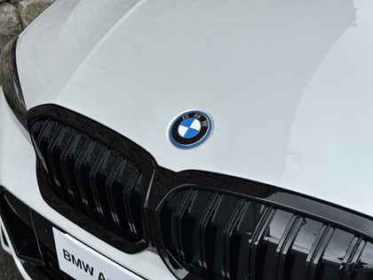 2024 (24) BMW 3 SERIES 330e M Sport 4dr Saloon [Tech/Pro Pack]