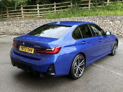 2022 (72) BMW 3 SERIES 330e xDrive M Sport 4dr Saloon