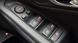 2025 (74) BMW 3 SERIES 330e 22.3 kWh M Sport Saloon 4337053