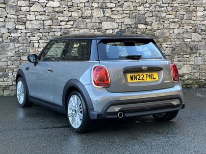 2022 (22) MINI HATCHBACK 1.5 Cooper Exclusive 3dr