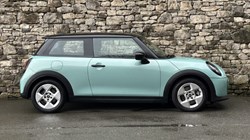 2024 (74) MINI COOPER 1.5 C Classic 3dr Auto 5033569
