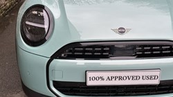 2024 (74) MINI COOPER 1.5 C Classic 3dr Auto 5033570