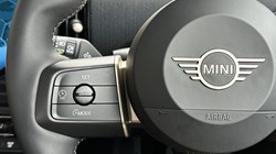 2024 (74) MINI COOPER 1.5 C Classic 3dr Auto 5033613