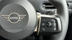 2024 (74) MINI COOPER 1.5 C Classic 3dr Auto 5033614