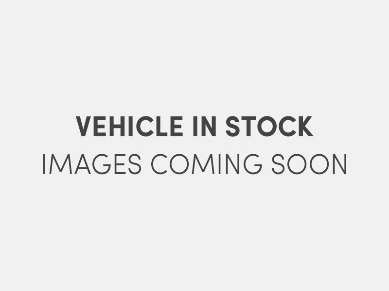 Used 2024 VOLVO XC40 2.0 B4P Ultimate Dark 5dr Auto Metallic - Bright ...