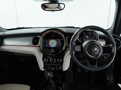 2021 (71) MINI HATCHBACK 1.5 Cooper Exclusive 5dr [Comfort/Nav Pack]