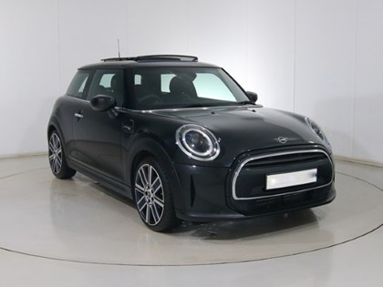 2022 (72) MINI HATCHBACK 1.5 Cooper Exclusive 3dr Auto