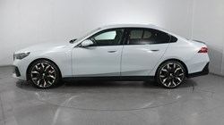 2024 (73) BMW 5 SERIES 520i M Sport Pro 4dr Auto [Tech Plus/Comfort Plus] 3154039