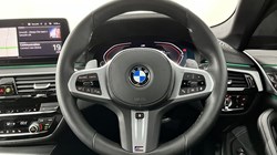 2022 (22) BMW 5 SERIES 520d MHT M Sport 5dr Step Auto 3268408