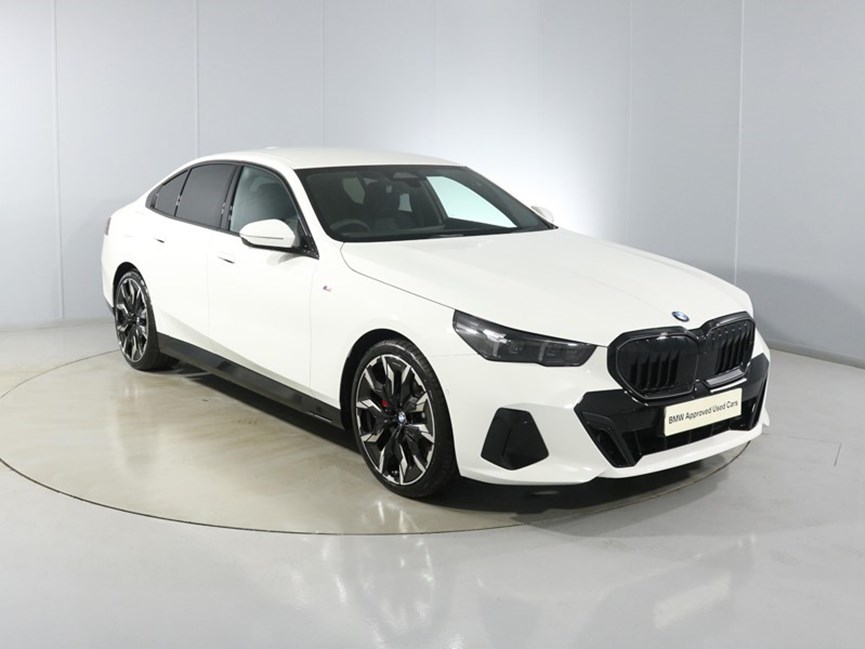 2025 (25) BMW 5 SERIES 520i M Sport Pro 4dr Auto