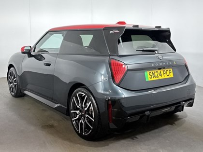 2024 (24) MINI COOPER 160kW SE Sport 54kWh 3dr Auto