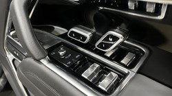 2023 (23) LAND ROVER RANGE ROVER 3.0 D300 SE 4dr Auto 5036319