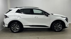 2023 (73) KIA SPORTAGE 1.6T GDi HEV GT-Line S 5dr Auto 3304807