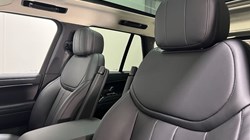 LAND ROVER RANGE ROVER 3.0 D300 HSE 4dr Auto 4724526